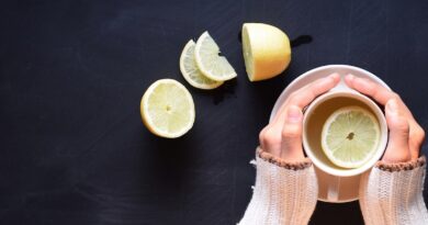 Benefits of hot lemon water