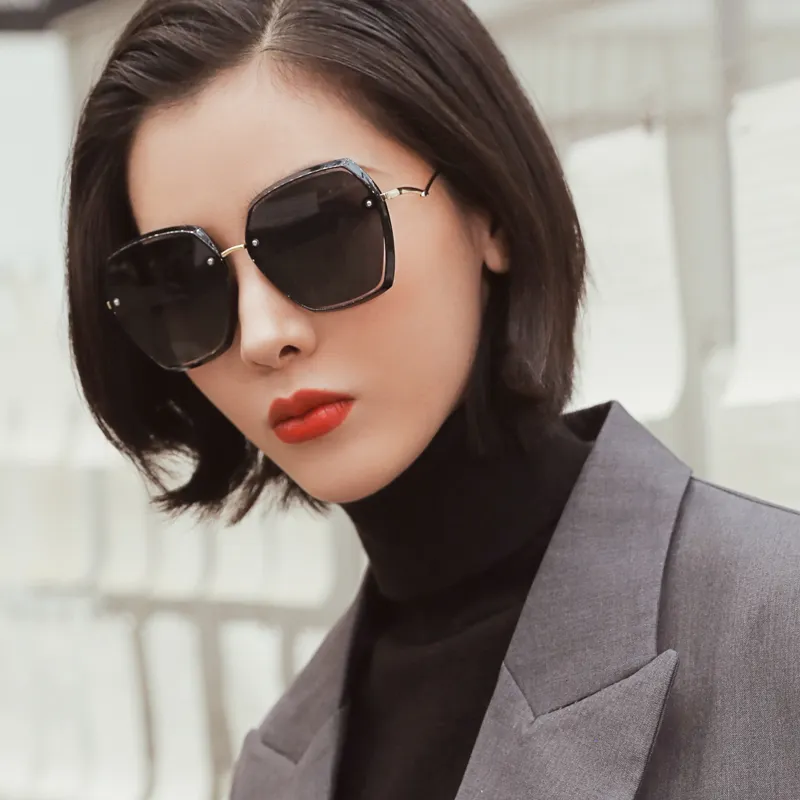 Oversized sunglasses fashion
