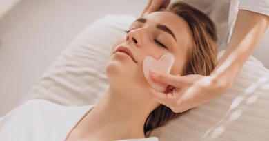 Gua_sha_facial_Massage